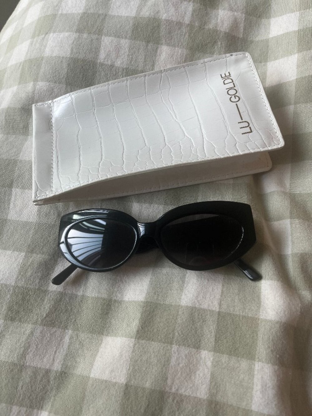 Lu Goldie Black Aurora Thick Frame Cat Eye Sunglasses